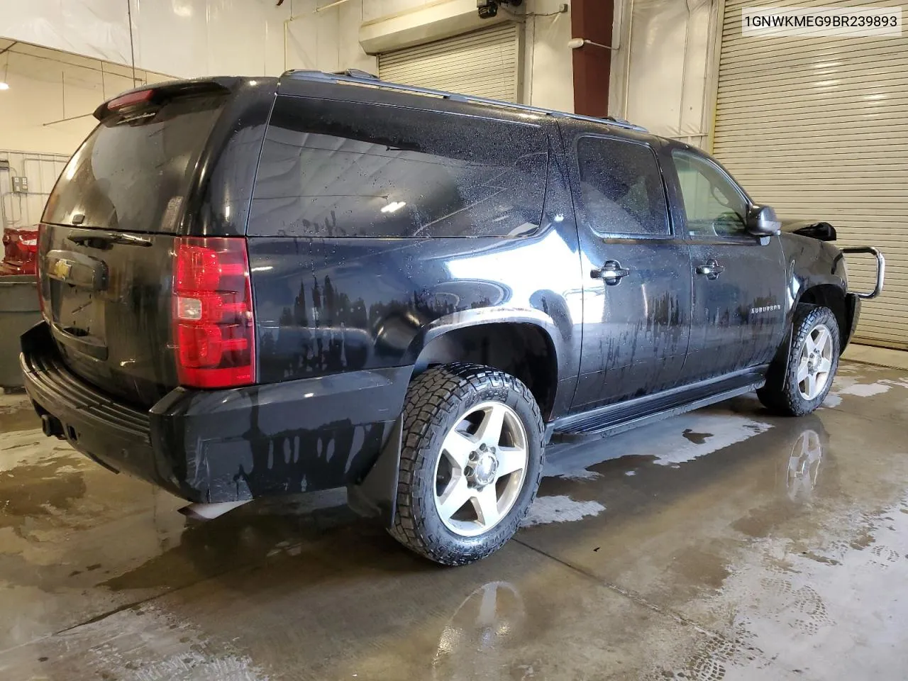 1GNWKMEG9BR239893 2011 Chevrolet Suburban K2500 Lt