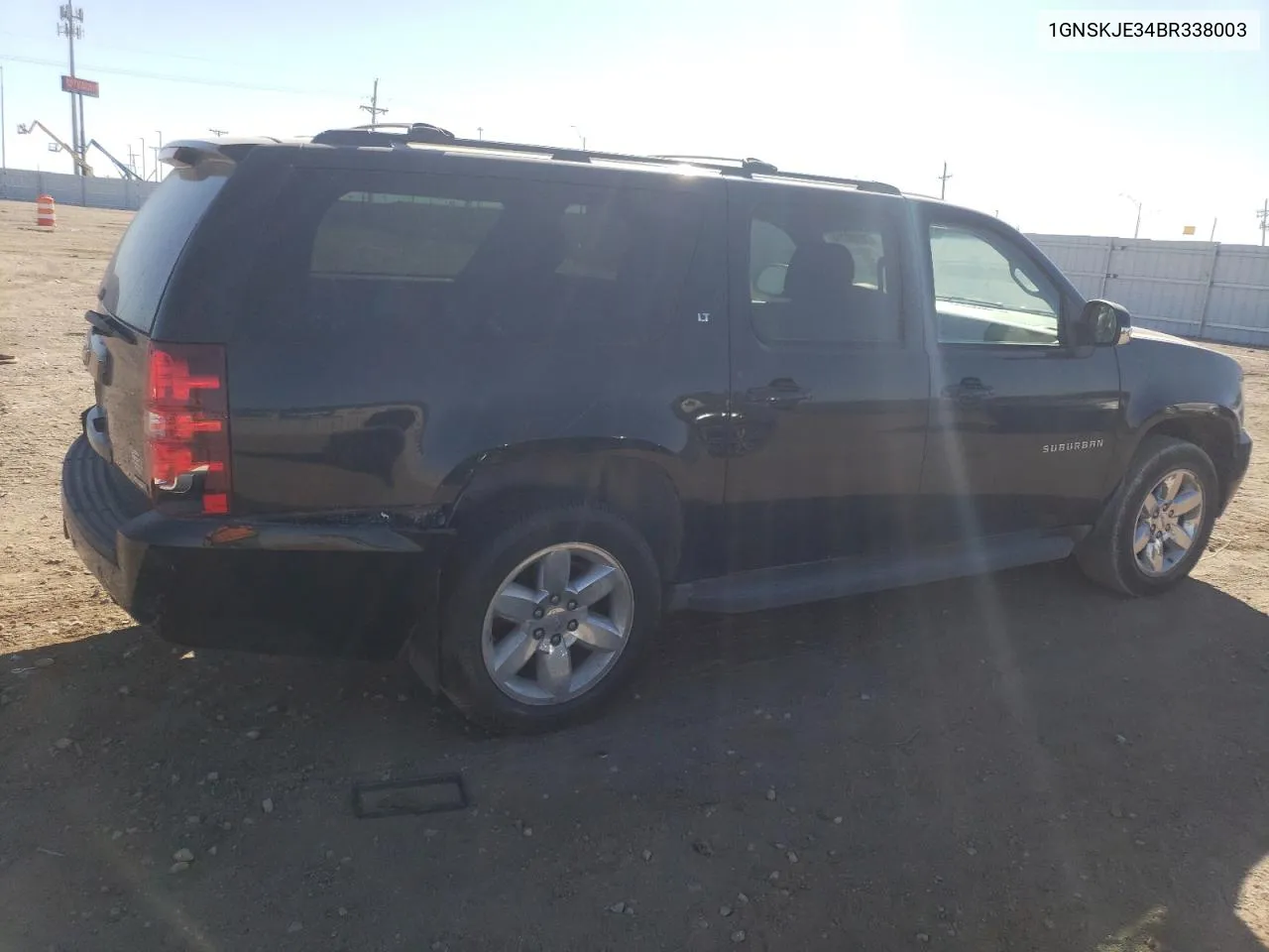 1GNSKJE34BR338003 2011 Chevrolet Suburban K1500 Lt