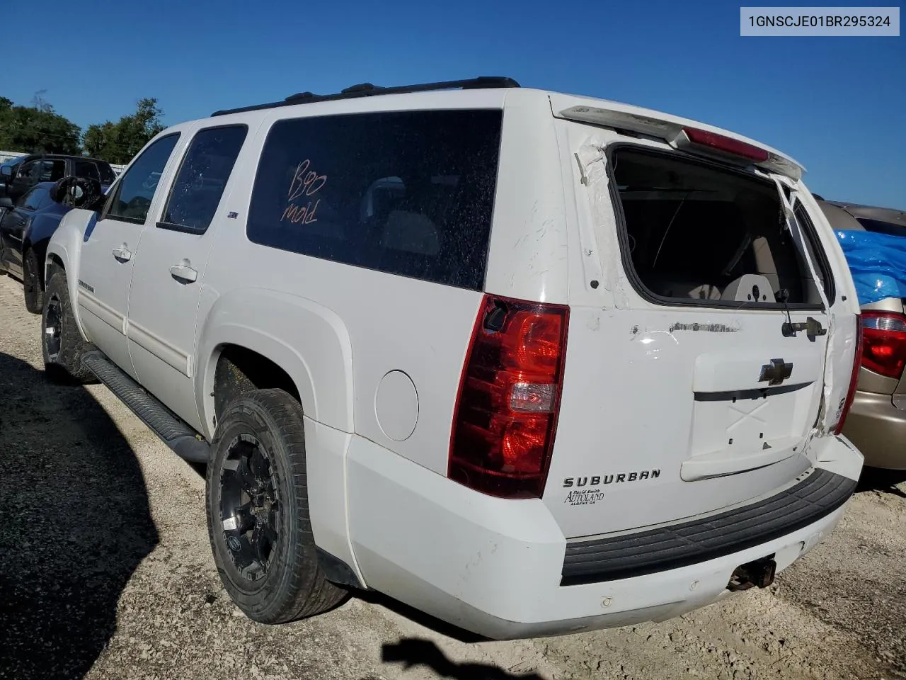 2011 Chevrolet Suburban C1500 Lt VIN: 1GNSCJE01BR295324 Lot: 74022694