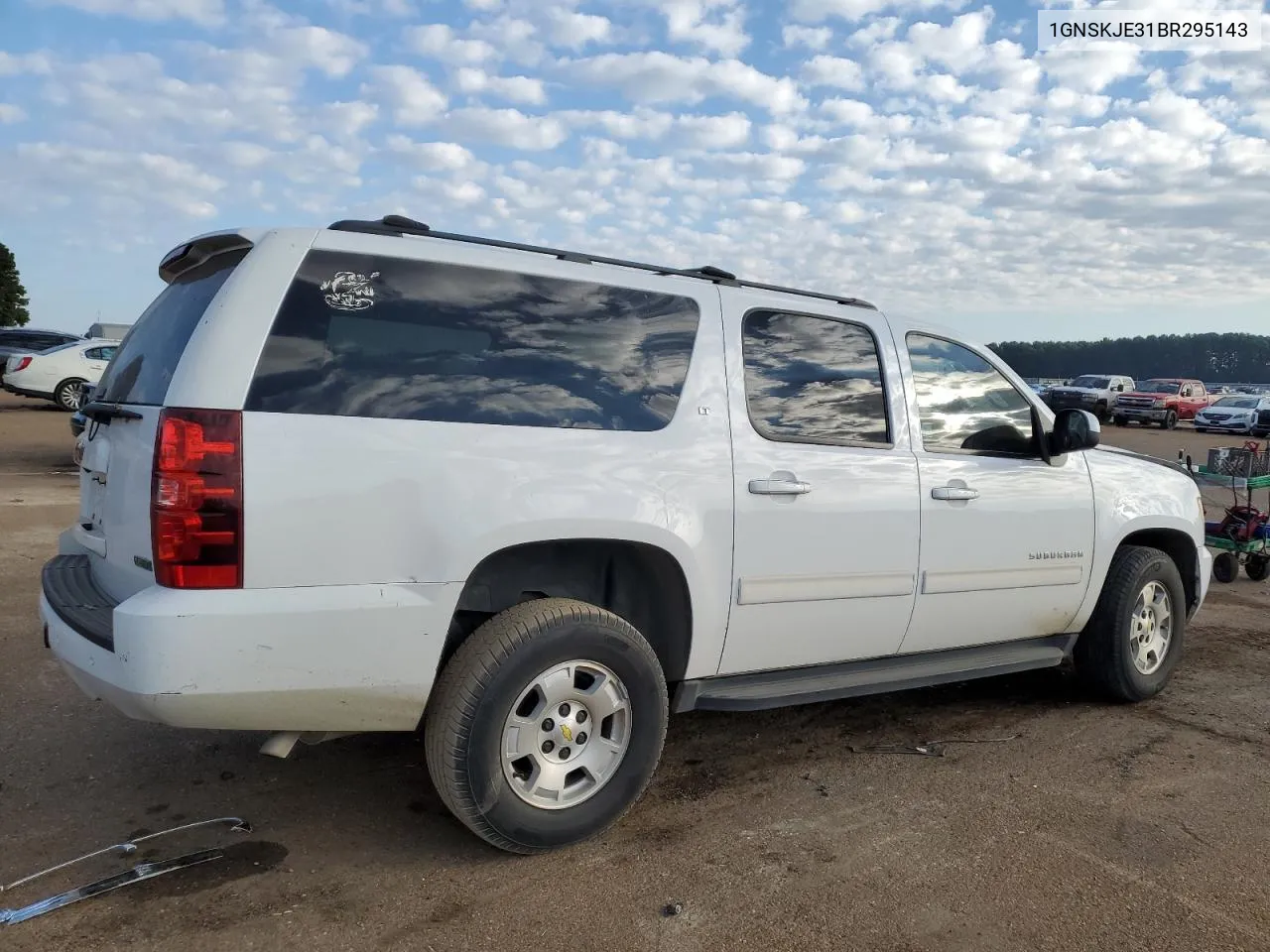 2011 Chevrolet Suburban K1500 Lt VIN: 1GNSKJE31BR295143 Lot: 77816884