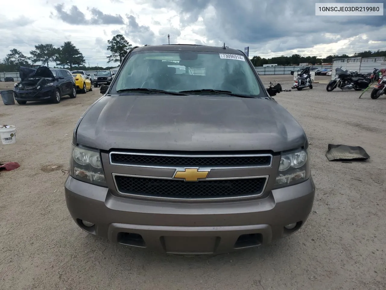 2013 Chevrolet Suburban C1500 Lt VIN: 1GNSCJE03DR219980 Lot: 73096914