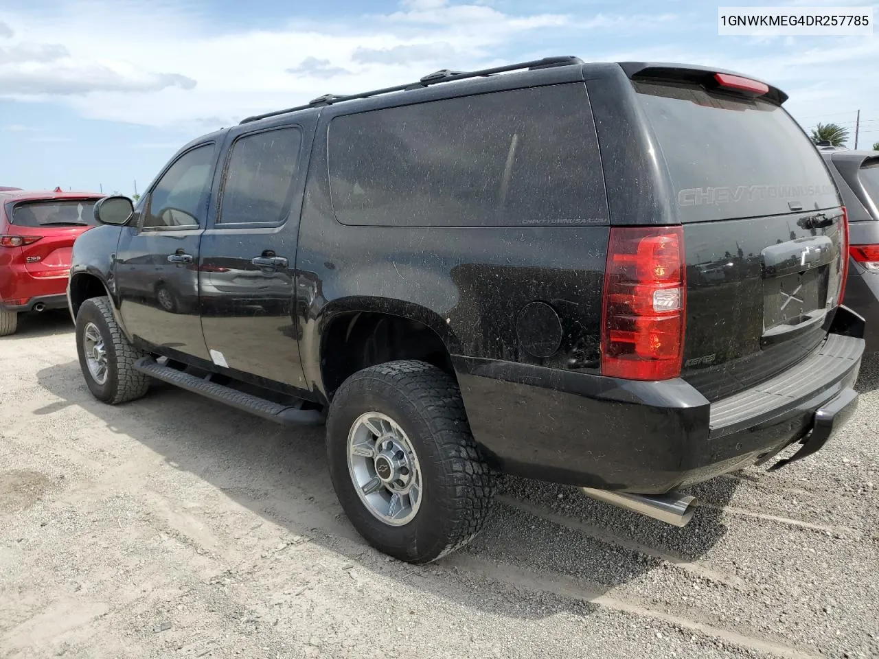 2013 Chevrolet Suburban K2500 Lt VIN: 1GNWKMEG4DR257785 Lot: 76817344