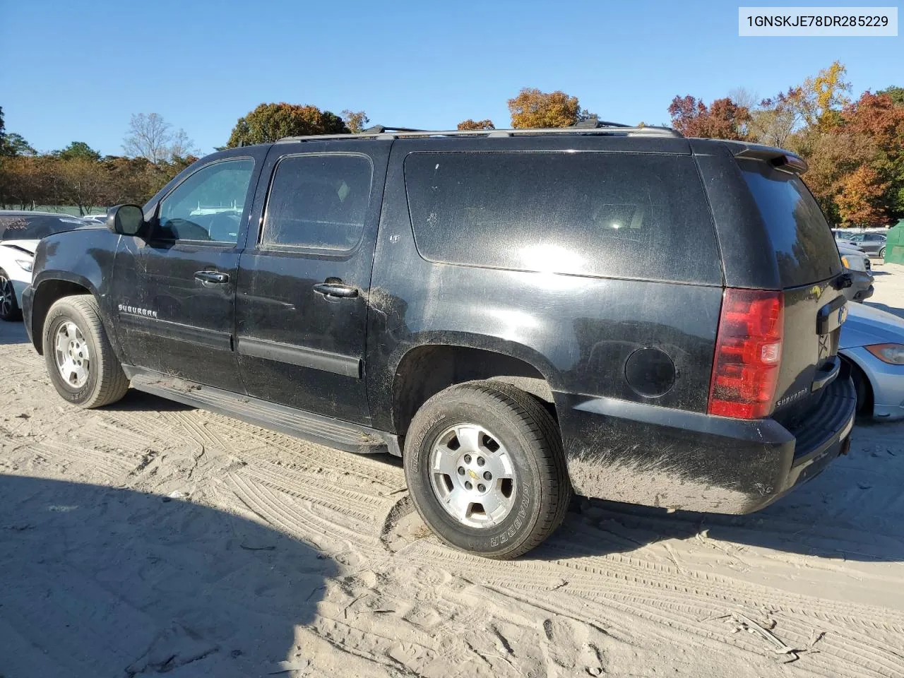 2013 Chevrolet Suburban K1500 Lt VIN: 1GNSKJE78DR285229 Lot: 77658614