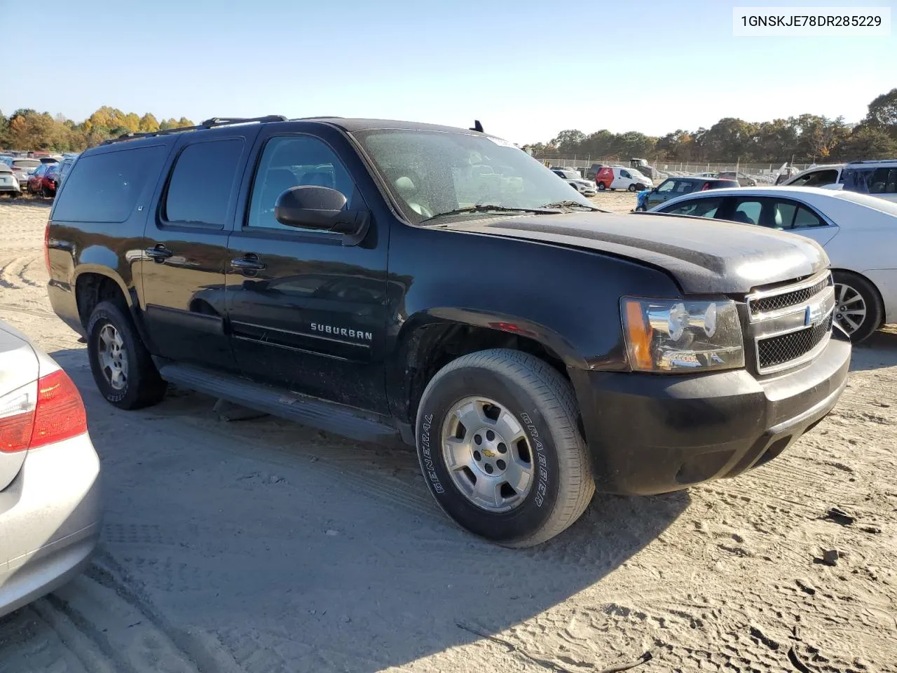 2013 Chevrolet Suburban K1500 Lt VIN: 1GNSKJE78DR285229 Lot: 77658614