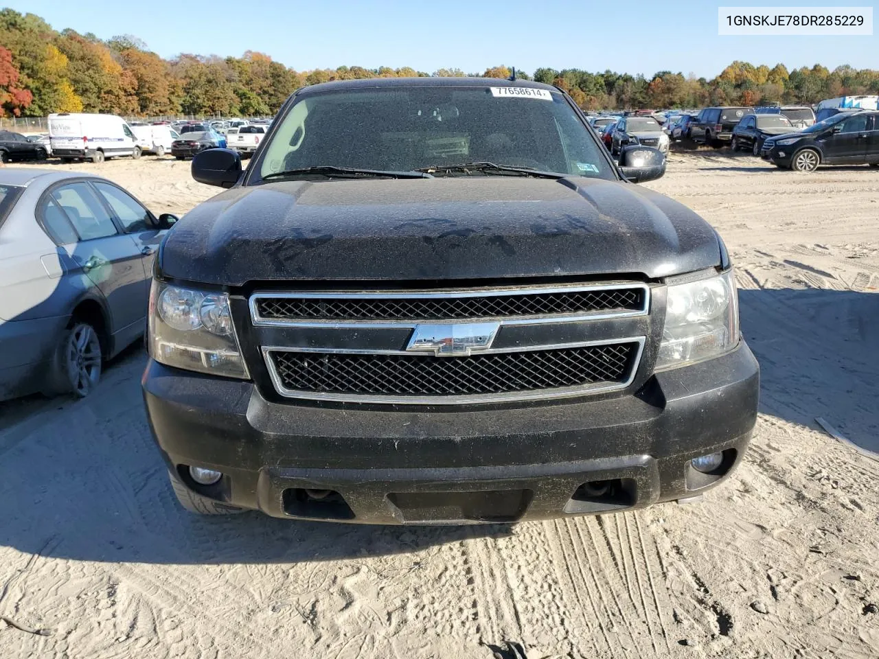 2013 Chevrolet Suburban K1500 Lt VIN: 1GNSKJE78DR285229 Lot: 77658614