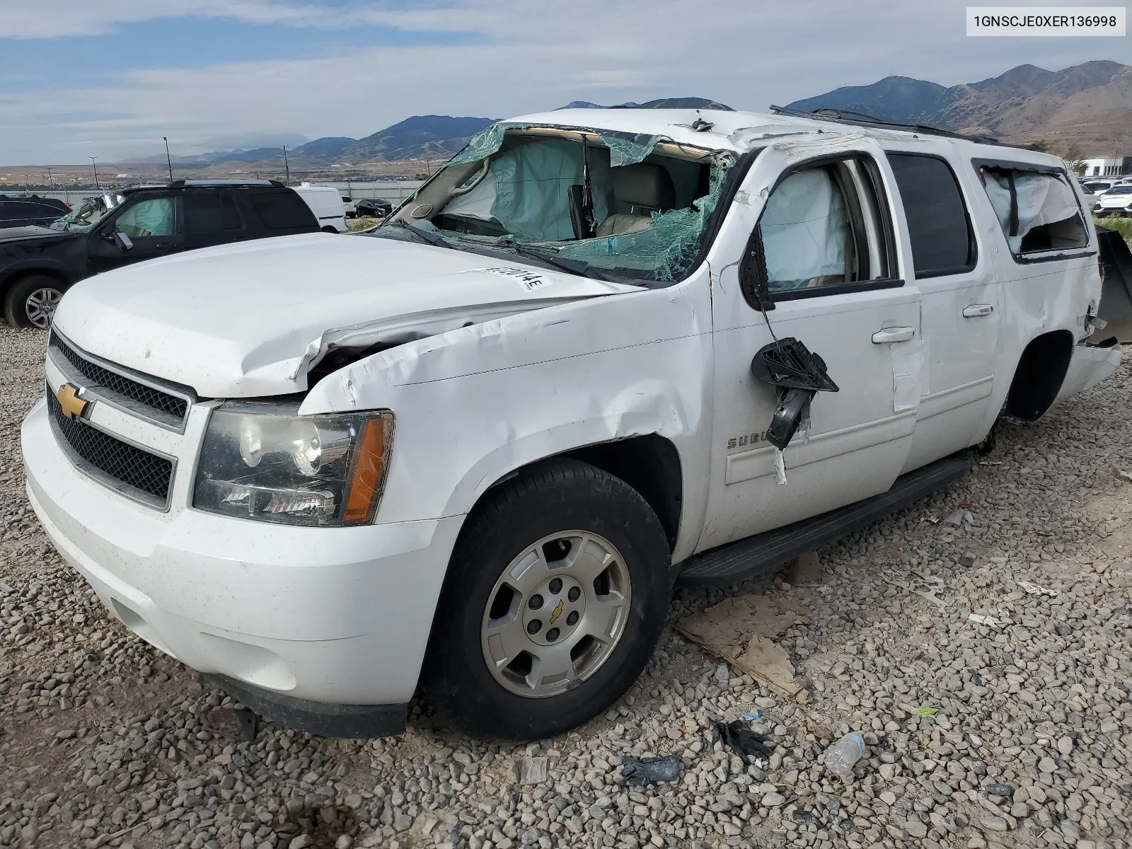 2014 Chevrolet Suburban C1500 Lt VIN: 1GNSCJE0XER136998 Lot: 66672014