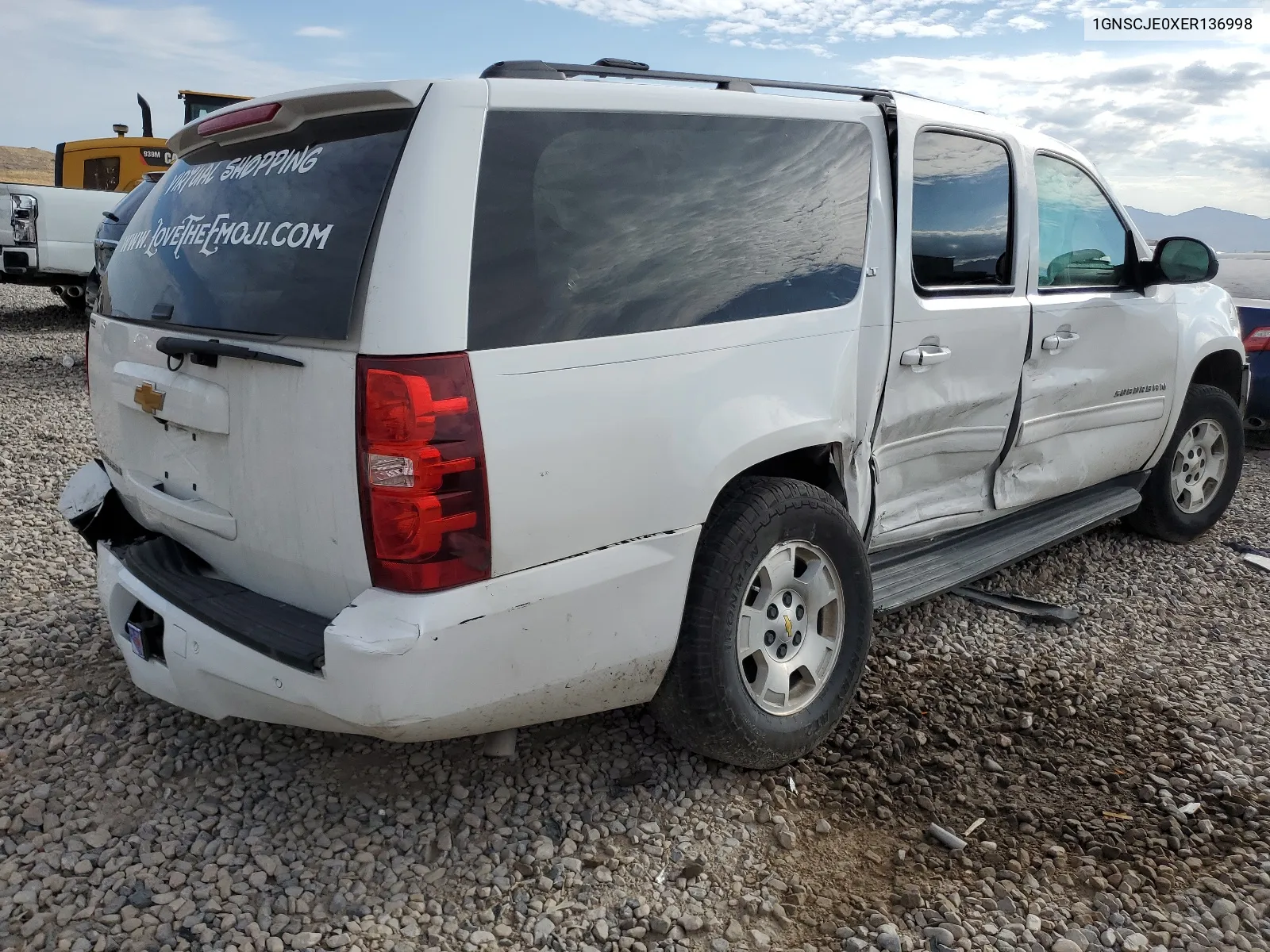 2014 Chevrolet Suburban C1500 Lt VIN: 1GNSCJE0XER136998 Lot: 66672014