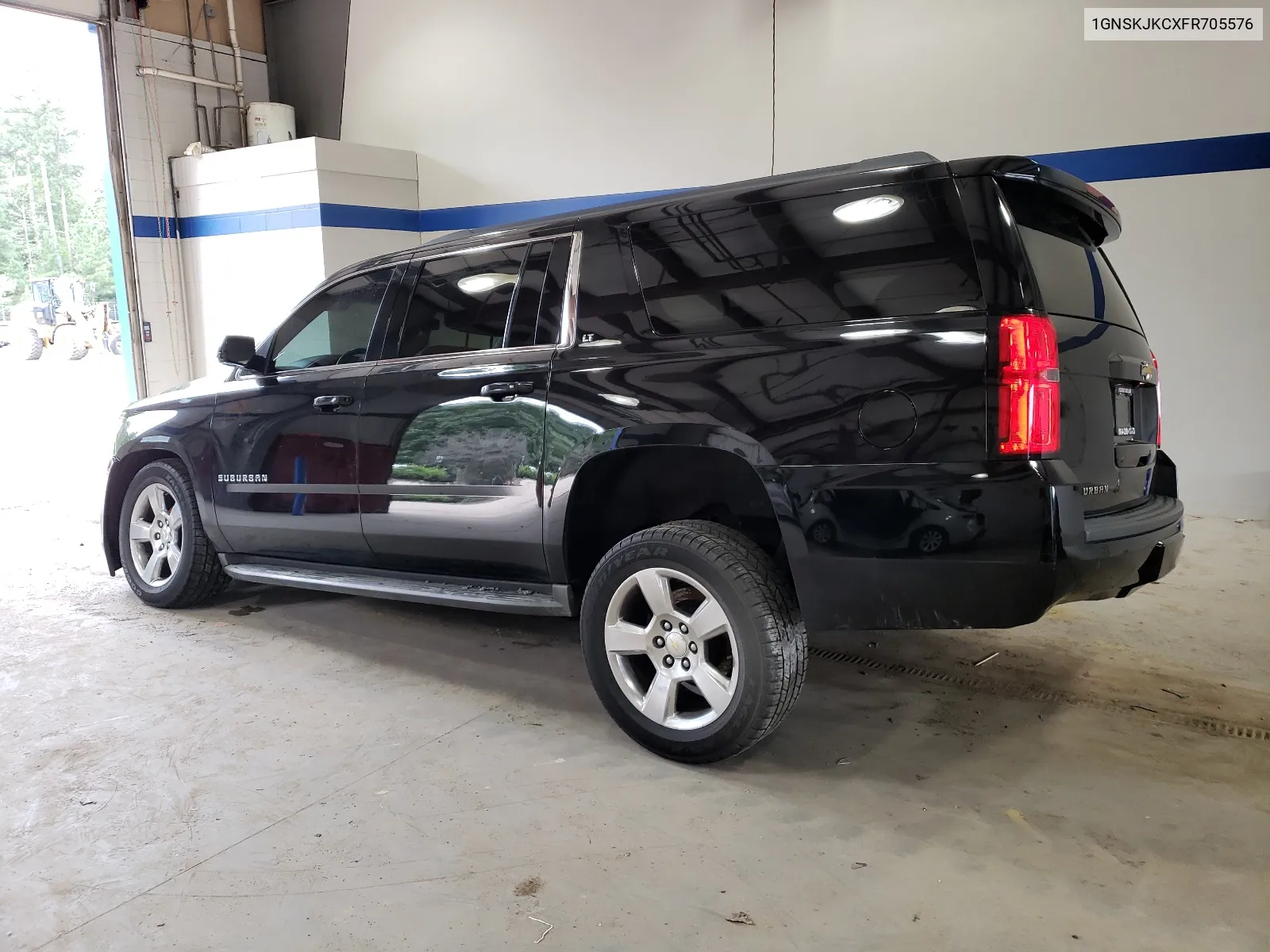 1GNSKJKCXFR705576 2015 Chevrolet Suburban K1500 Lt