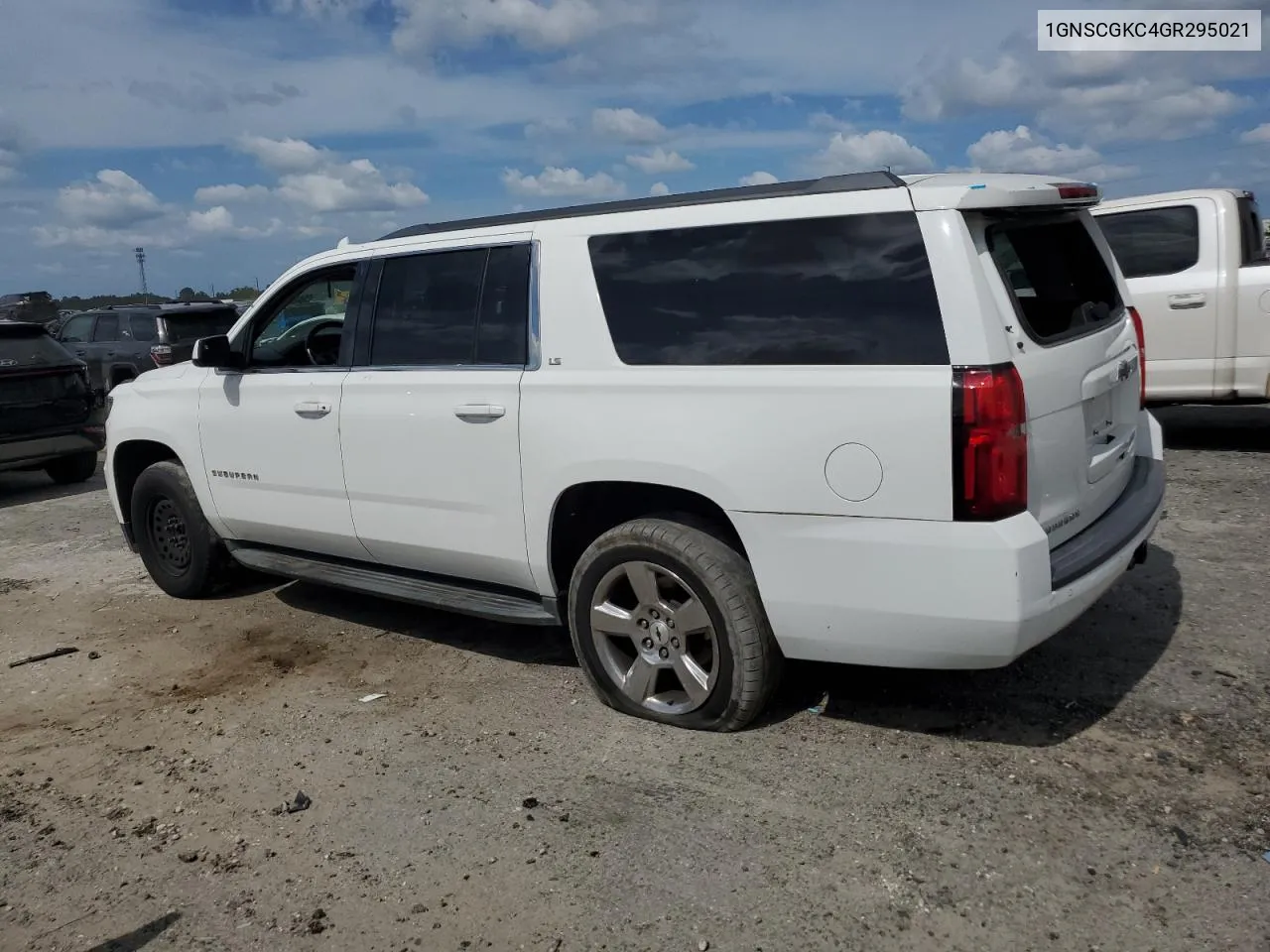 2016 Chevrolet Suburban C1500 Ls VIN: 1GNSCGKC4GR295021 Lot: 59410004