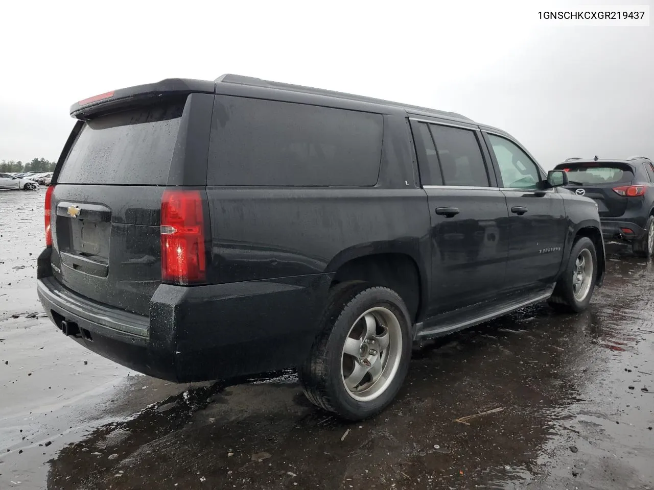 2016 Chevrolet Suburban C1500 Lt VIN: 1GNSCHKCXGR219437 Lot: 72822734