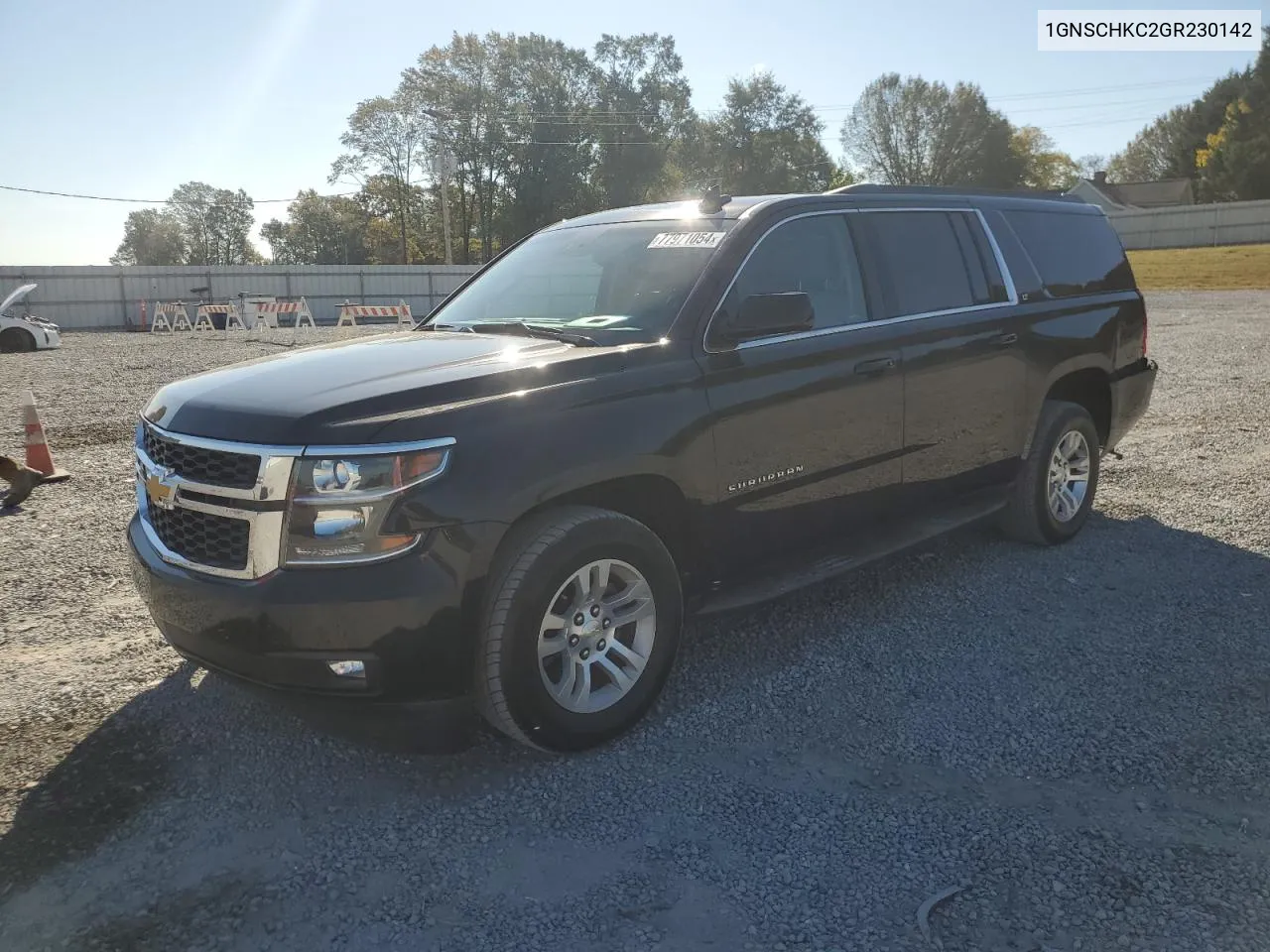 1GNSCHKC2GR230142 2016 Chevrolet Suburban C1500 Lt