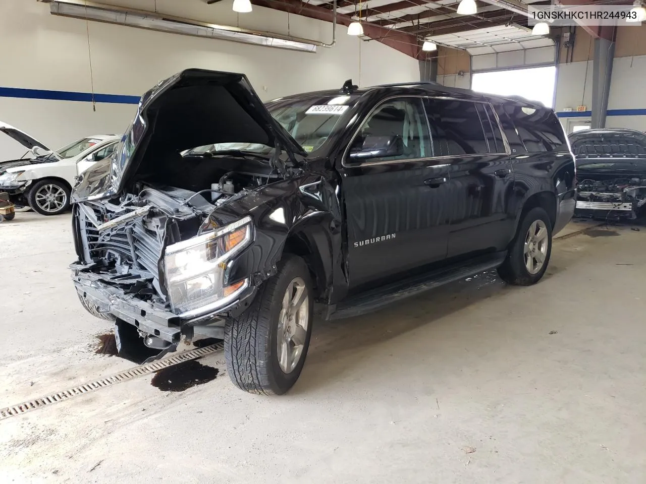 2017 Chevrolet Suburban K1500 Lt VIN: 1GNSKHKC1HR244943 Lot: 68239614