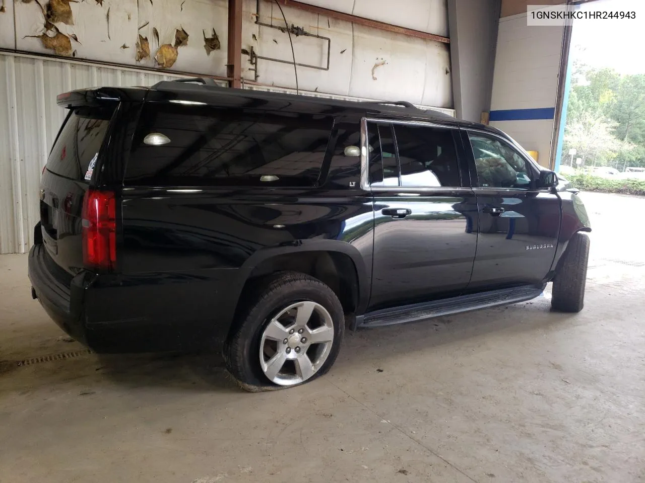 2017 Chevrolet Suburban K1500 Lt VIN: 1GNSKHKC1HR244943 Lot: 68239614