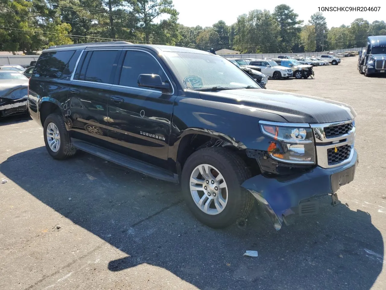 2017 Chevrolet Suburban C1500 Lt VIN: 1GNSCHKC9HR204607 Lot: 70588274