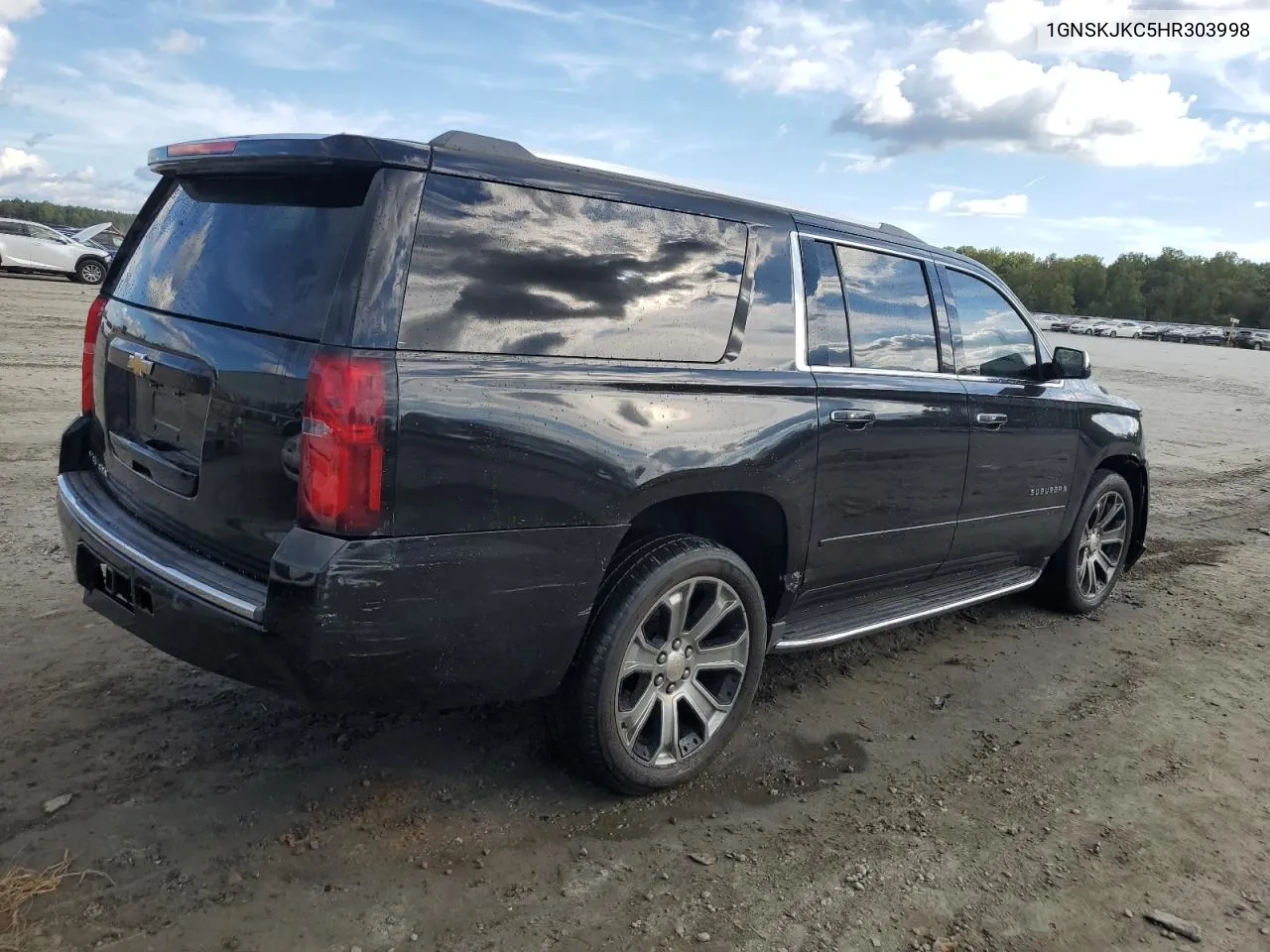 2017 Chevrolet Suburban K1500 Premier VIN: 1GNSKJKC5HR303998 Lot: 72388254