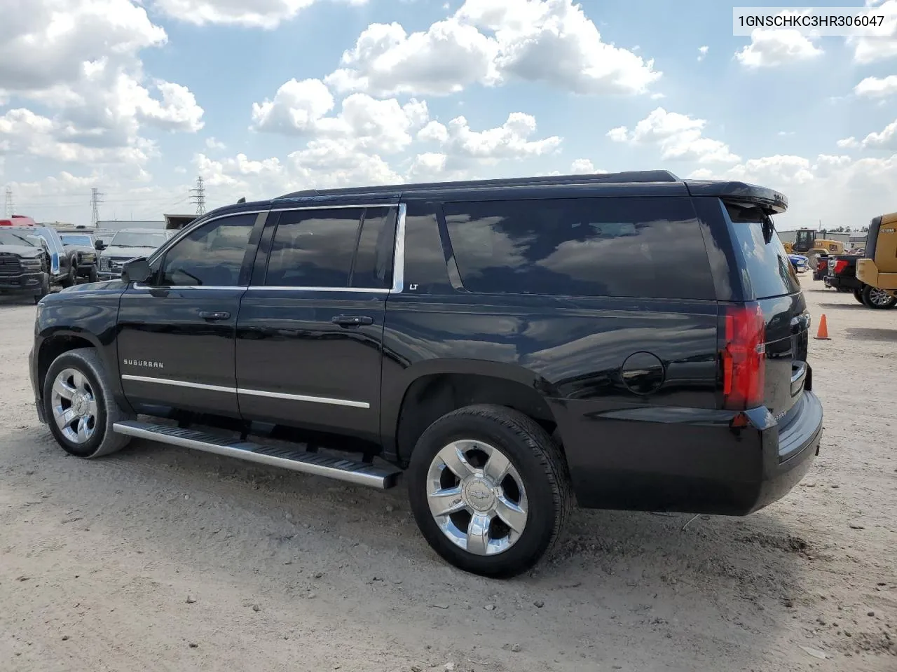 2017 Chevrolet Suburban C1500 Lt VIN: 1GNSCHKC3HR306047 Lot: 72534444