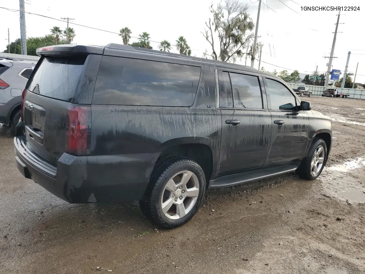 2017 Chevrolet Suburban C1500 Lt VIN: 1GNSCHKC5HR122924 Lot: 73663424