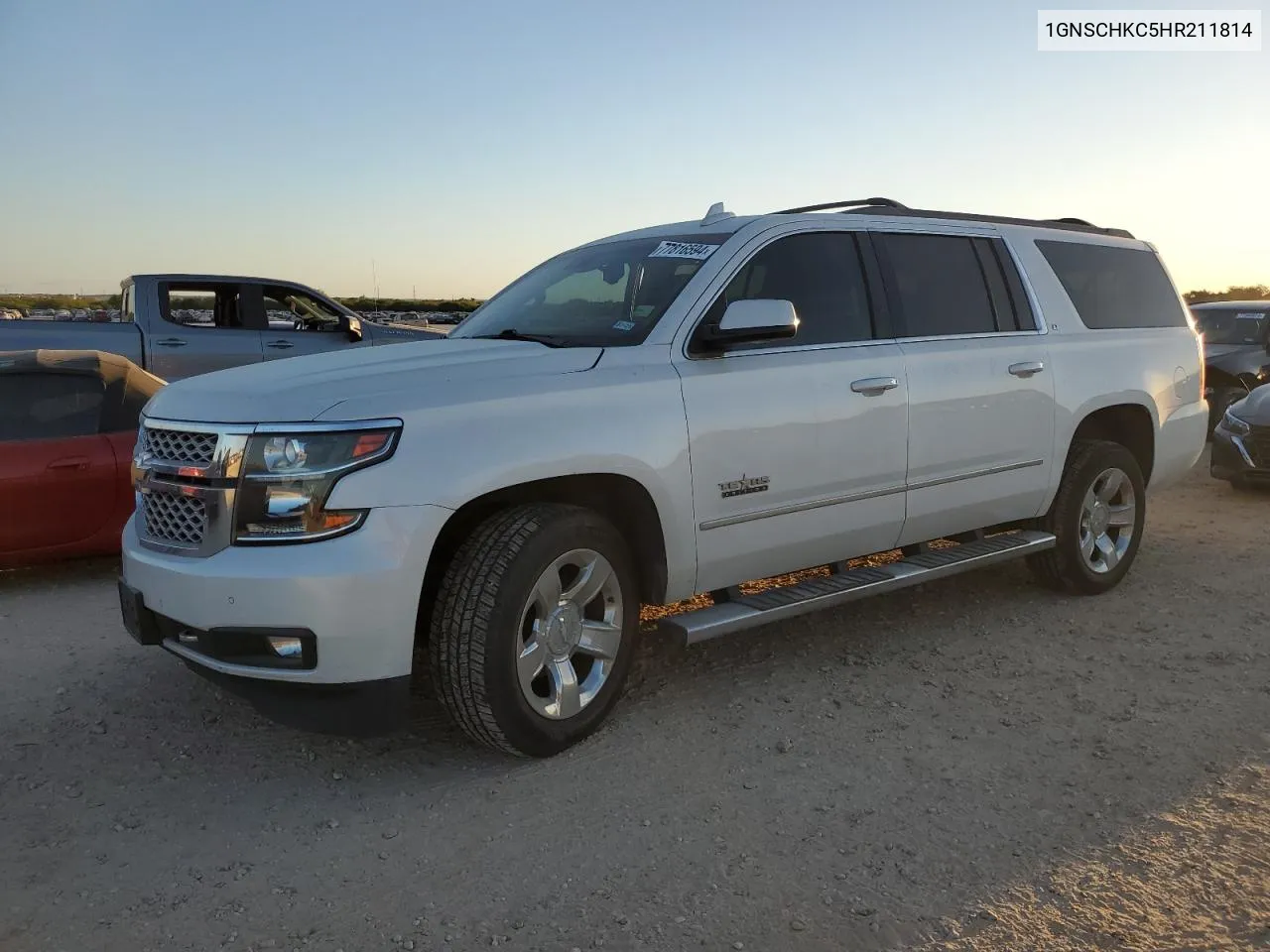 2017 Chevrolet Suburban C1500 Lt VIN: 1GNSCHKC5HR211814 Lot: 77816594