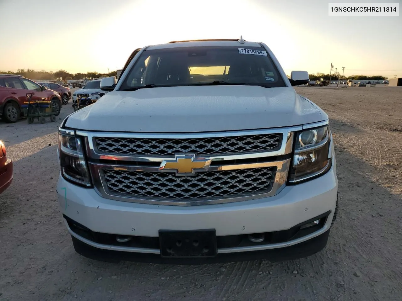 2017 Chevrolet Suburban C1500 Lt VIN: 1GNSCHKC5HR211814 Lot: 77816594