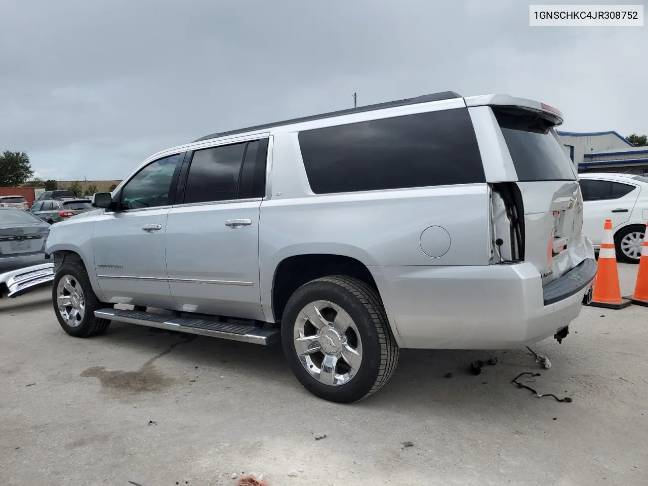 2018 Chevrolet Suburban C1500 Lt VIN: 1GNSCHKC4JR308752 Lot: 72677044