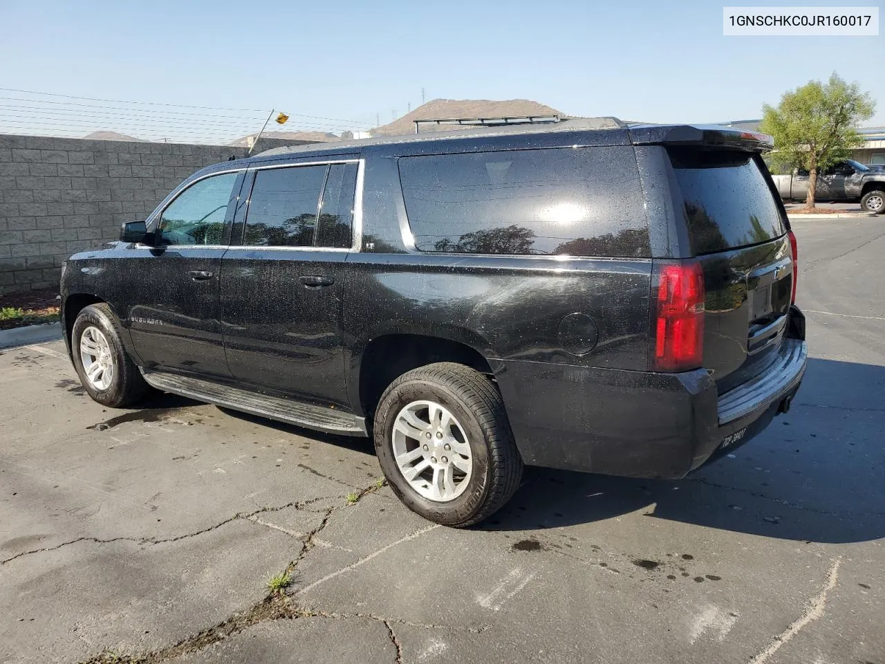 2018 Chevrolet Suburban C1500 Lt VIN: 1GNSCHKC0JR160017 Lot: 73940644