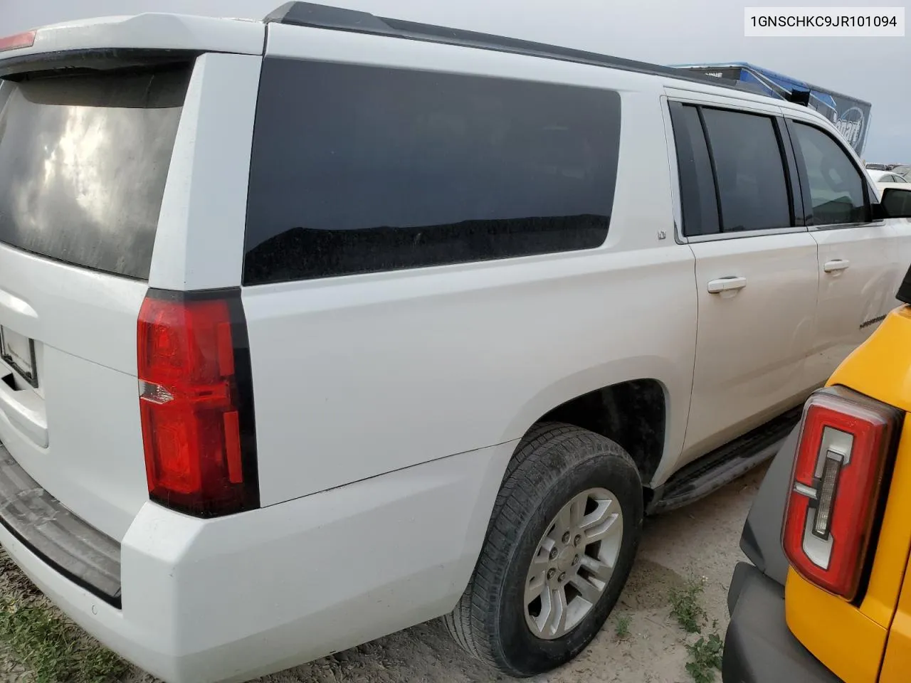 2018 Chevrolet Suburban C1500 Lt VIN: 1GNSCHKC9JR101094 Lot: 75164944