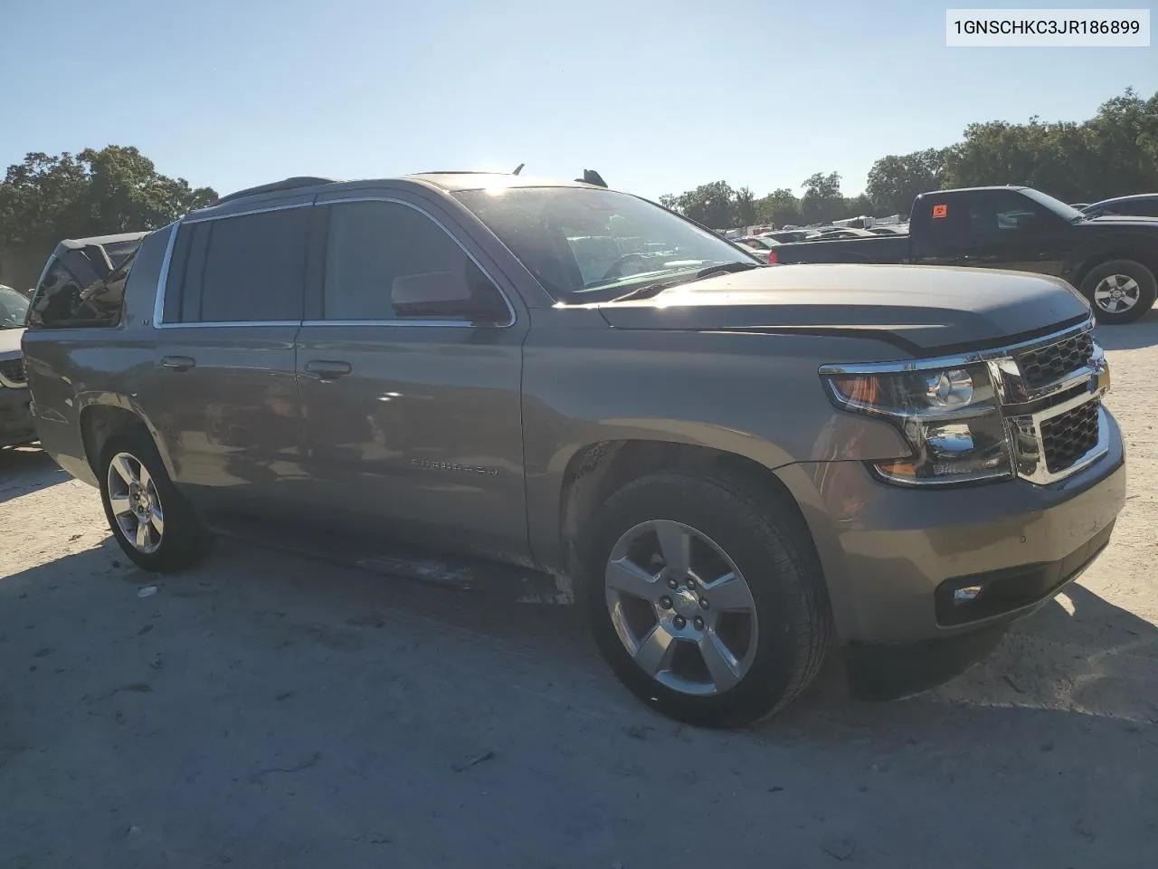 2018 Chevrolet Suburban C1500 Lt VIN: 1GNSCHKC3JR186899 Lot: 76330104