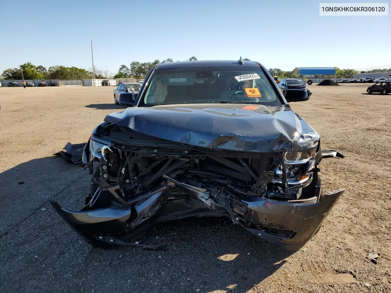 1GNSKHKC6KR306120 2019 Chevrolet Suburban K1500 Lt