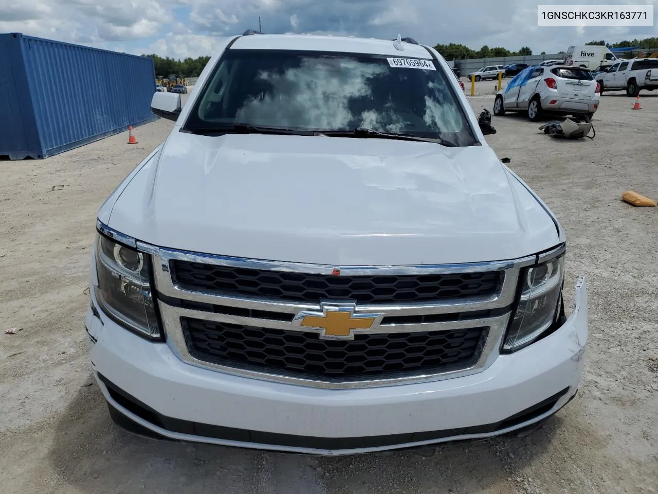 1GNSCHKC3KR163771 2019 Chevrolet Suburban C1500 Lt