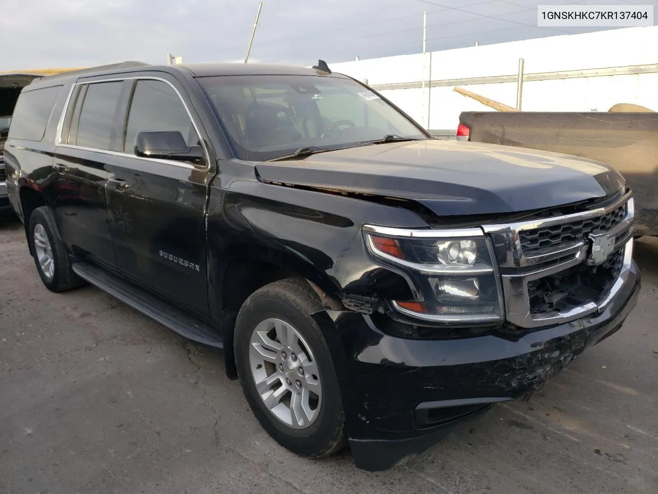 2019 Chevrolet Suburban K1500 Lt VIN: 1GNSKHKC7KR137404 Lot: 74781384