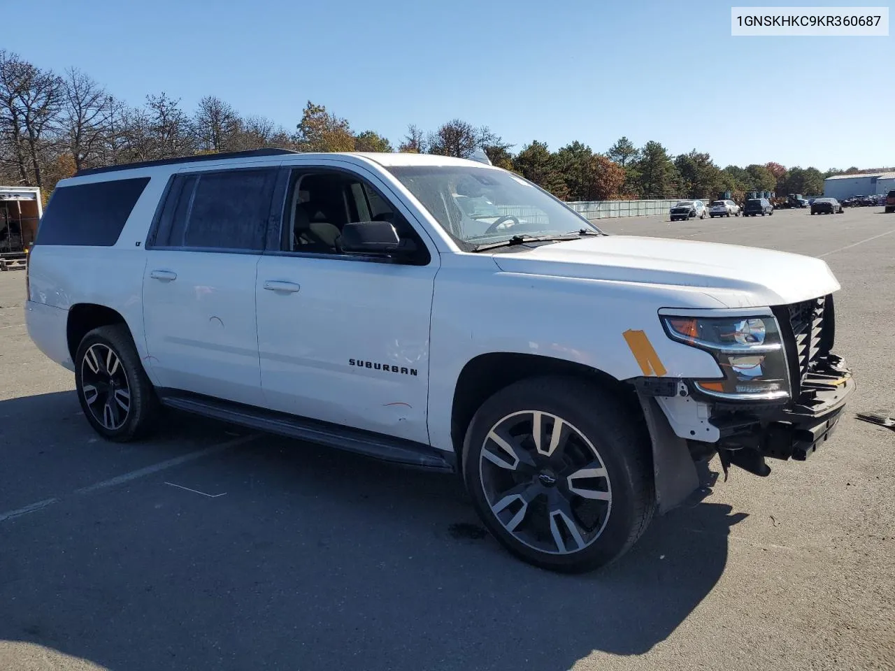 1GNSKHKC9KR360687 2019 Chevrolet Suburban K1500 Lt