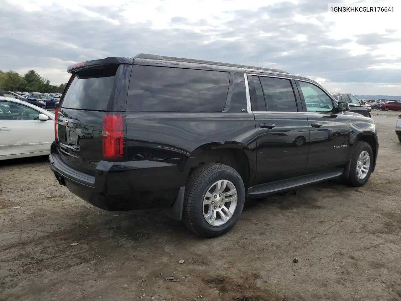 2020 Chevrolet Suburban K1500 Lt VIN: 1GNSKHKC5LR176641 Lot: 75276584