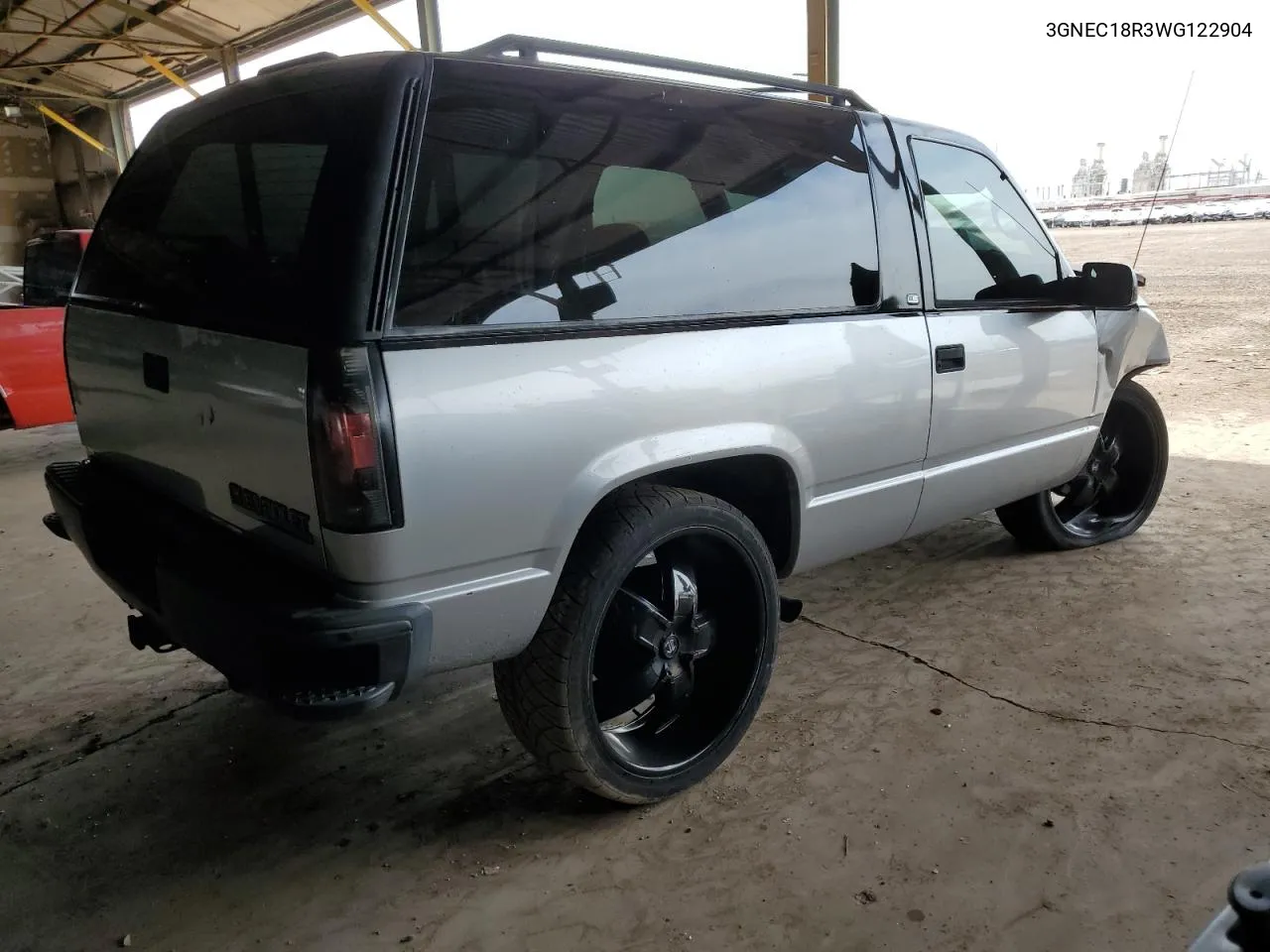 1998 Chevrolet Tahoe C1500 VIN: 3GNEC18R3WG122904 Lot: 57752554