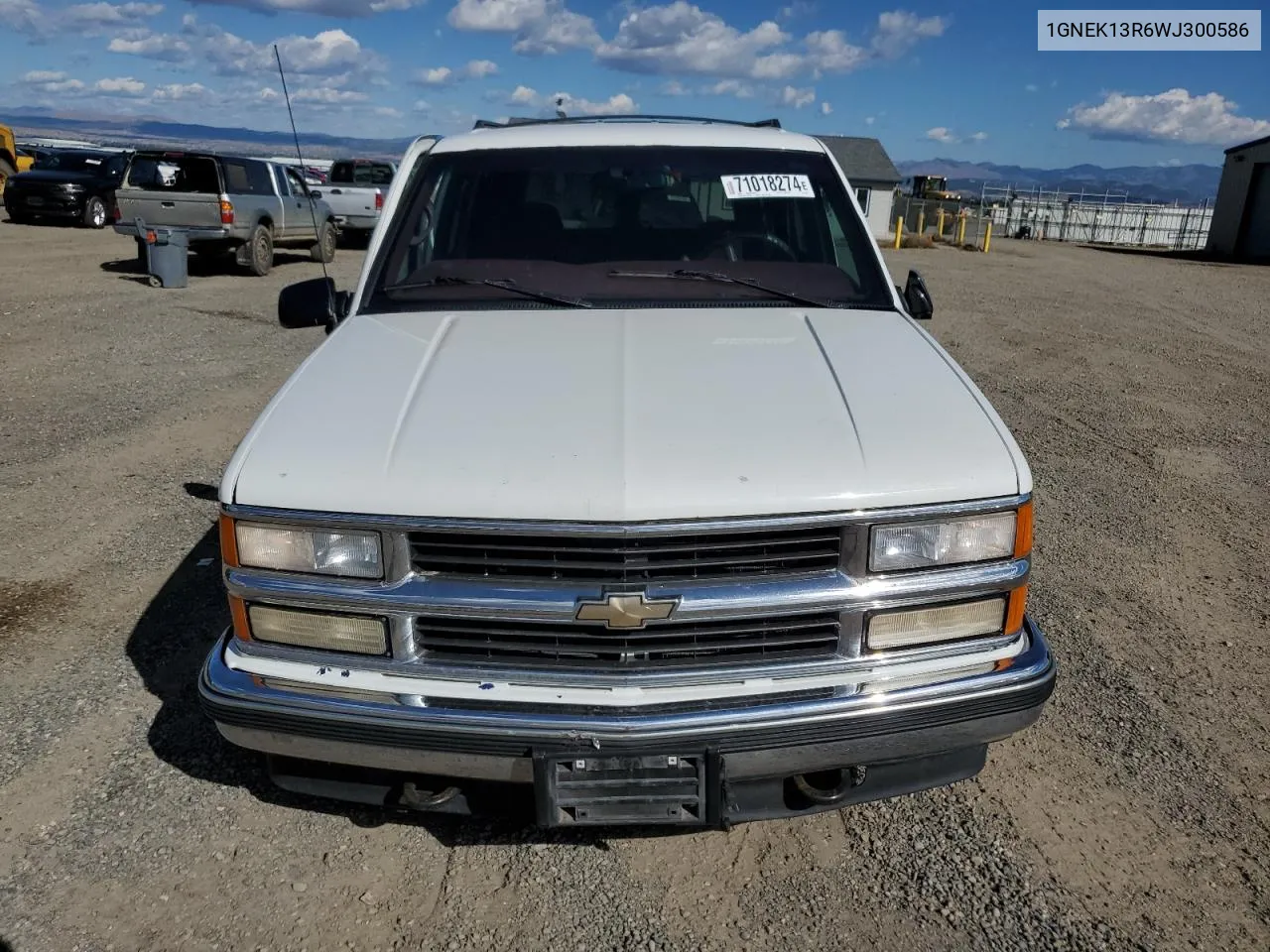 1998 Chevrolet Tahoe K1500 VIN: 1GNEK13R6WJ300586 Lot: 71018274