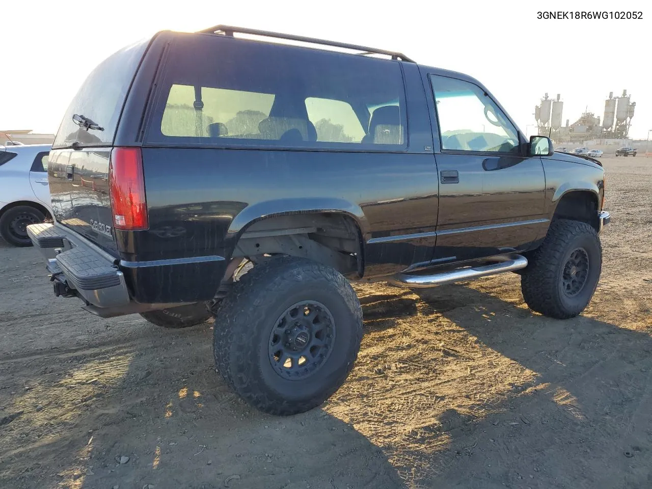 1998 Chevrolet Tahoe K1500 VIN: 3GNEK18R6WG102052 Lot: 77485244