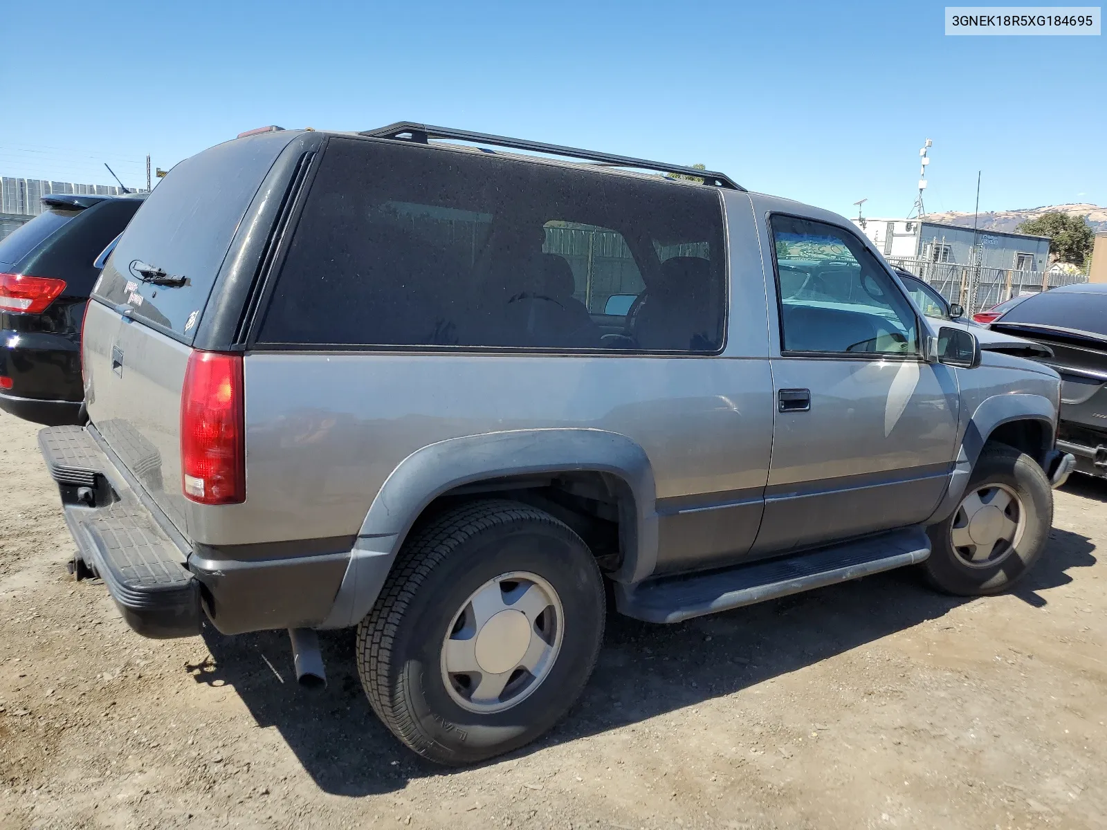 1999 Chevrolet Tahoe K1500 VIN: 3GNEK18R5XG184695 Lot: 67697224