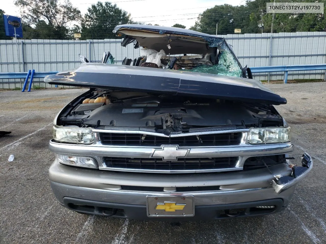 2000 Chevrolet Tahoe C1500 VIN: 1GNEC13T2YJ197730 Lot: 61252403