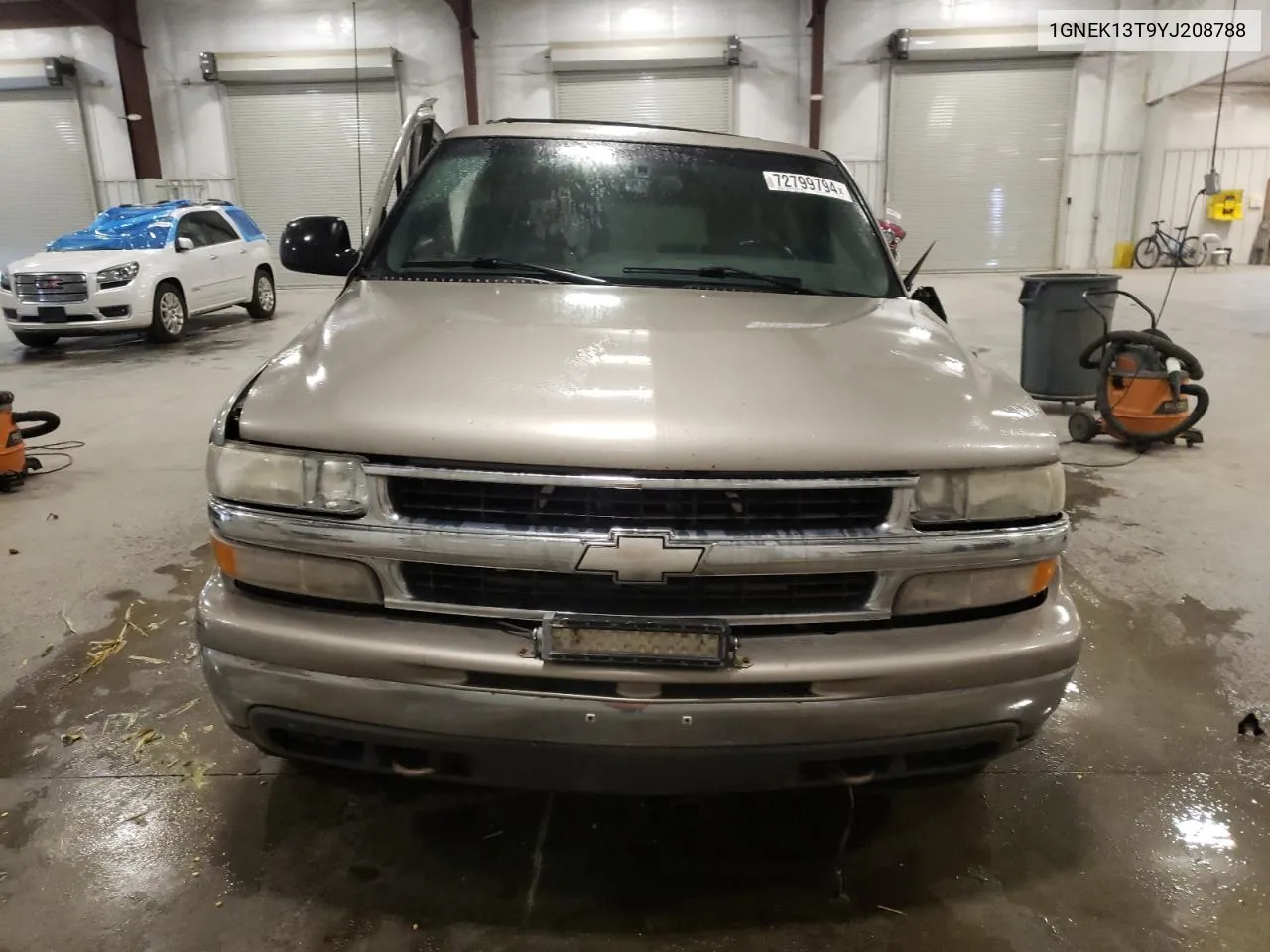 2000 Chevrolet Tahoe K1500 VIN: 1GNEK13T9YJ208788 Lot: 72799794