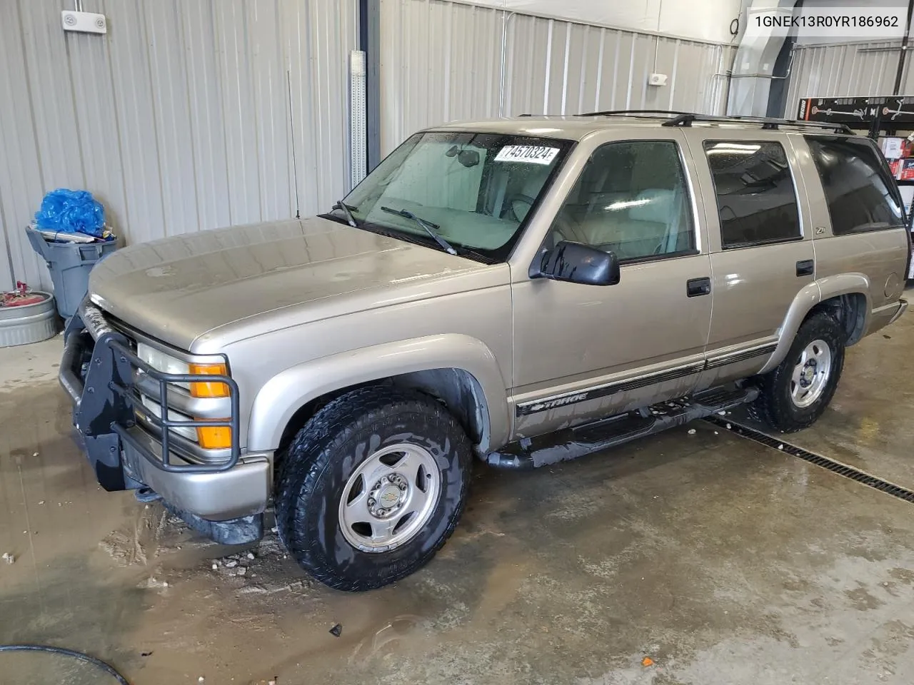 2000 Chevrolet Tahoe K1500 VIN: 1GNEK13R0YR186962 Lot: 74570324