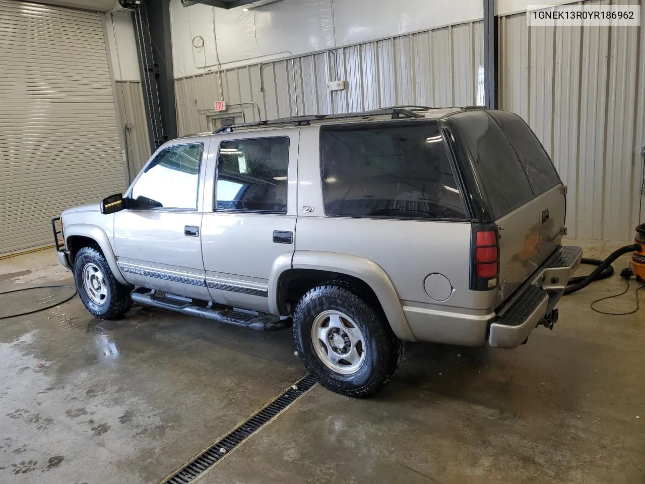 2000 Chevrolet Tahoe K1500 VIN: 1GNEK13R0YR186962 Lot: 74570324