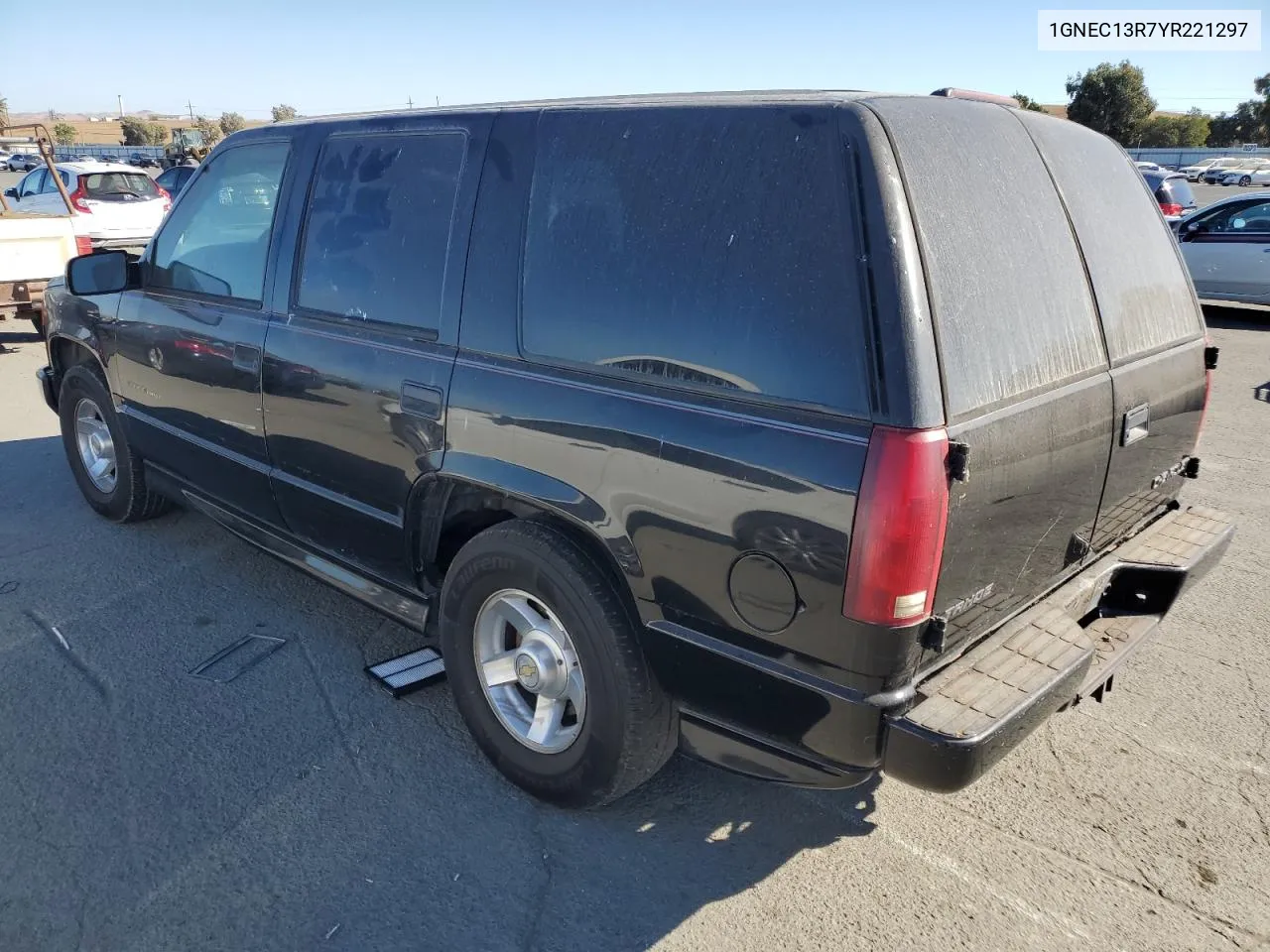 2000 Chevrolet Tahoe C1500 VIN: 1GNEC13R7YR221297 Lot: 75504254