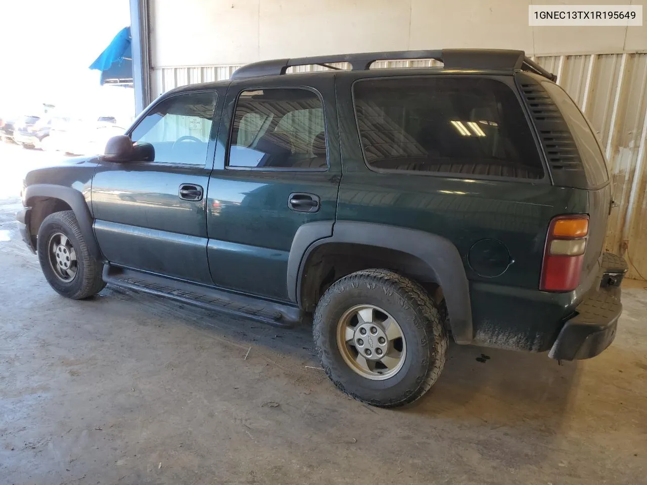 2001 Chevrolet Tahoe C1500 VIN: 1GNEC13TX1R195649 Lot: 73059344