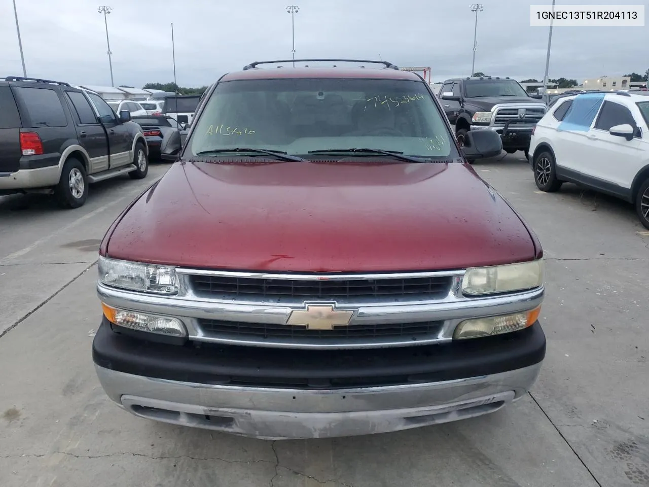 2001 Chevrolet Tahoe C1500 VIN: 1GNEC13T51R204113 Lot: 74523614