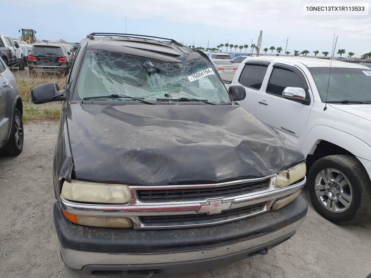 2001 Chevrolet Tahoe C1500 VIN: 1GNEC13TX1R113533 Lot: 76004194