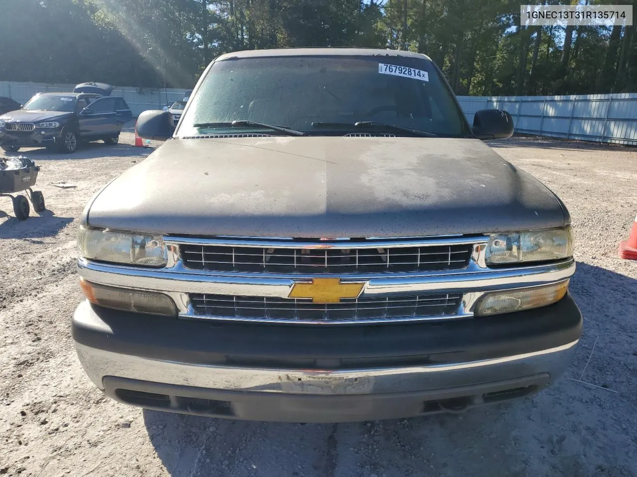 2001 Chevrolet Tahoe C1500 VIN: 1GNEC13T31R135714 Lot: 76792814