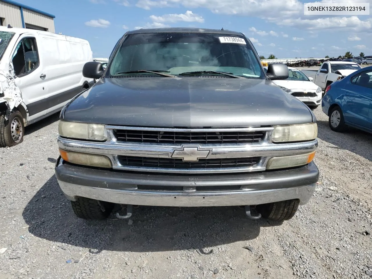 2002 Chevrolet Tahoe K1500 VIN: 1GNEK13Z82R123194 Lot: 71738944