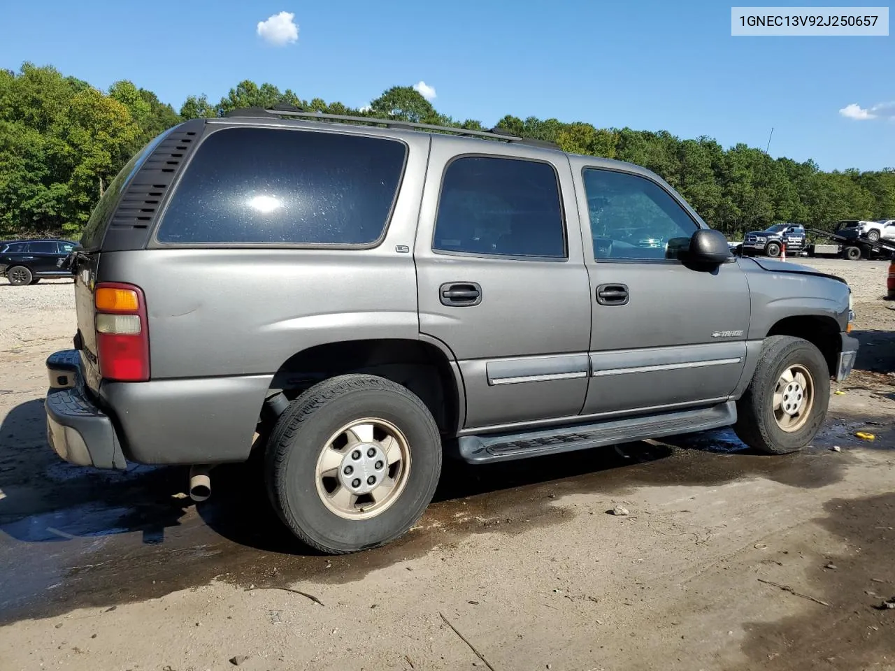 2002 Chevrolet Tahoe C1500 VIN: 1GNEC13V92J250657 Lot: 72585714