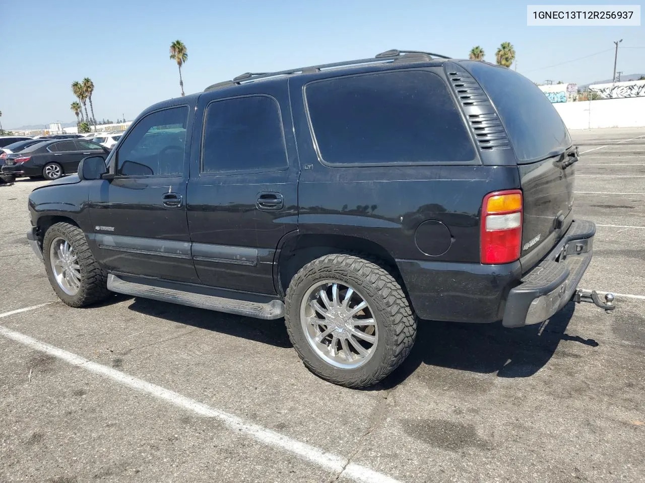 2002 Chevrolet Tahoe C1500 VIN: 1GNEC13T12R256937 Lot: 74032844