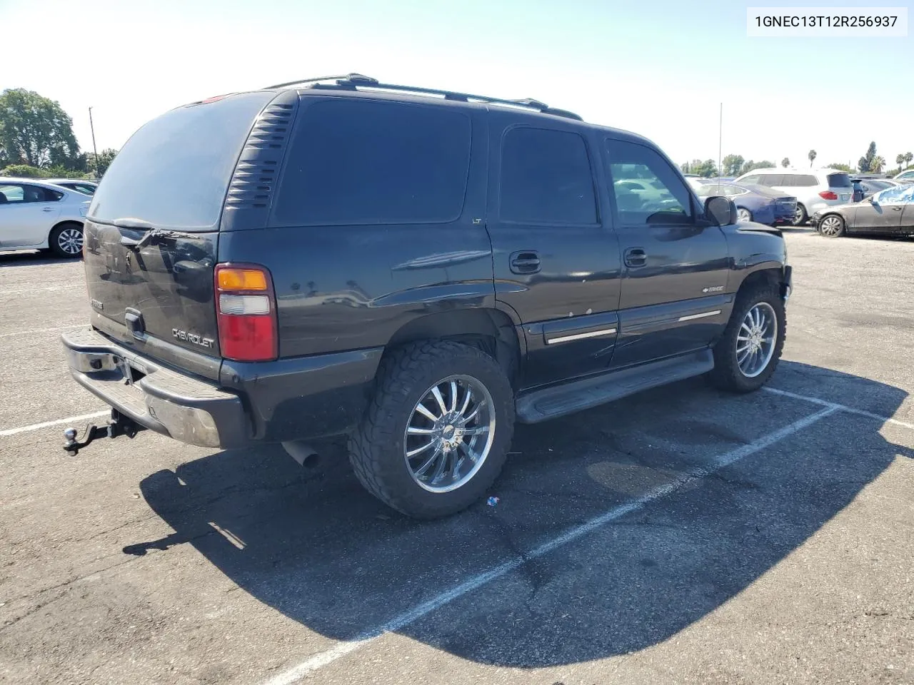 2002 Chevrolet Tahoe C1500 VIN: 1GNEC13T12R256937 Lot: 74032844