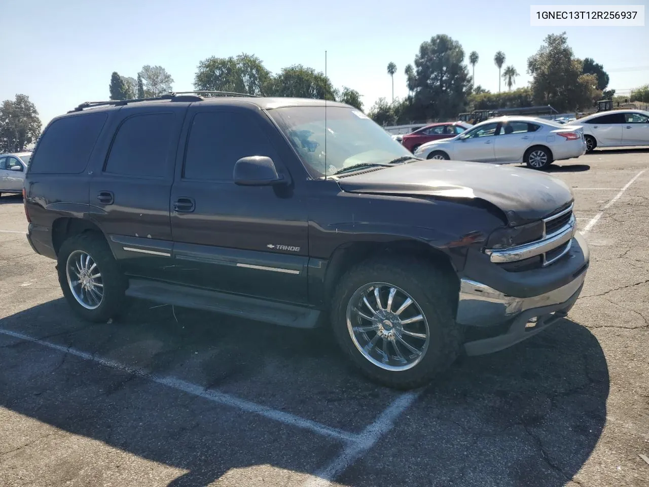 2002 Chevrolet Tahoe C1500 VIN: 1GNEC13T12R256937 Lot: 74032844